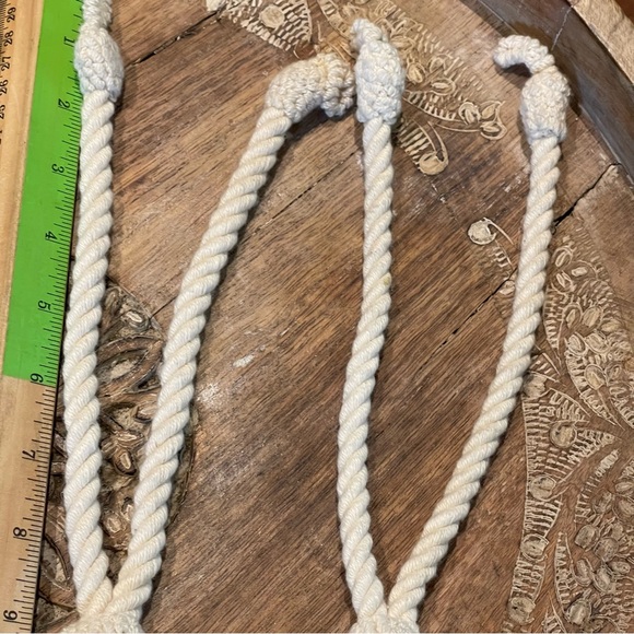 Set of 4 Curtain Tie Backs - Picture 3 of 5